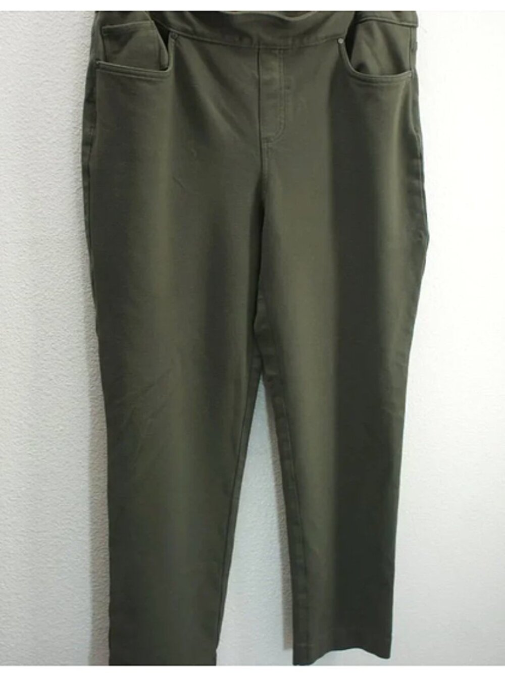 Chico's Green Pull On Knit Pants size 2